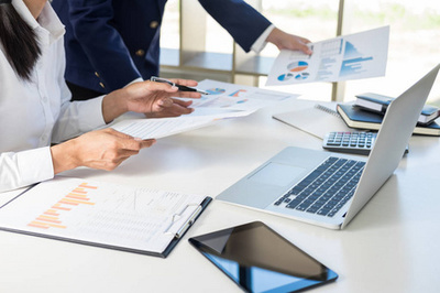 創(chuàng)業(yè)企業(yè)集思廣益會(huì)議 規(guī)劃投資、戰(zhàn)略與財(cái)務(wù)協(xié)作